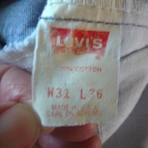 Levi's 505 Blue Jeans. 80's vintage. 31W x 36L.